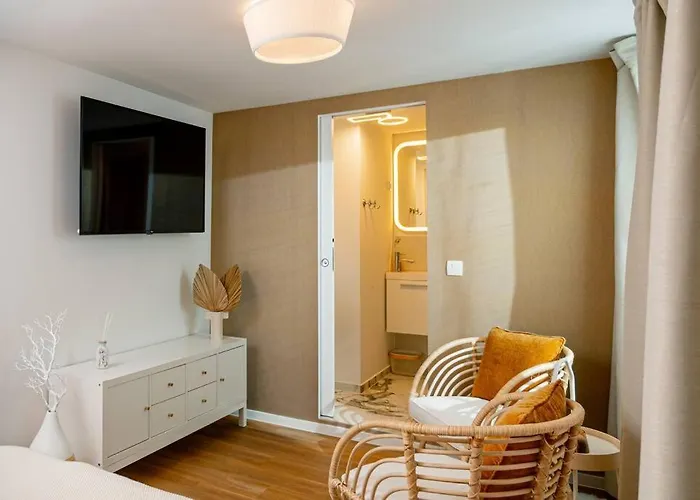 New Cute Studioapartment In + Free Bikes شقة *