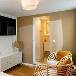 New Cute Studioapartment In + Free Bikes شقة *